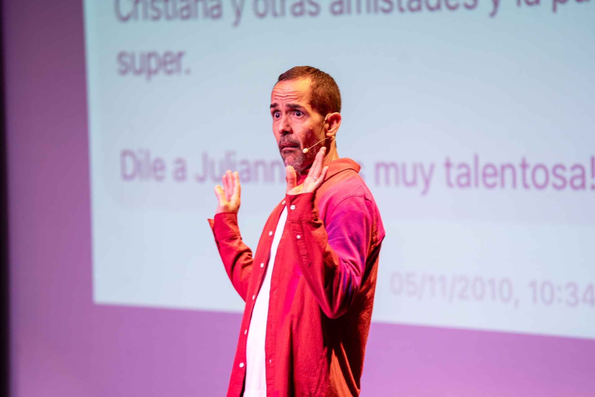Una expresión cómica durante el show
